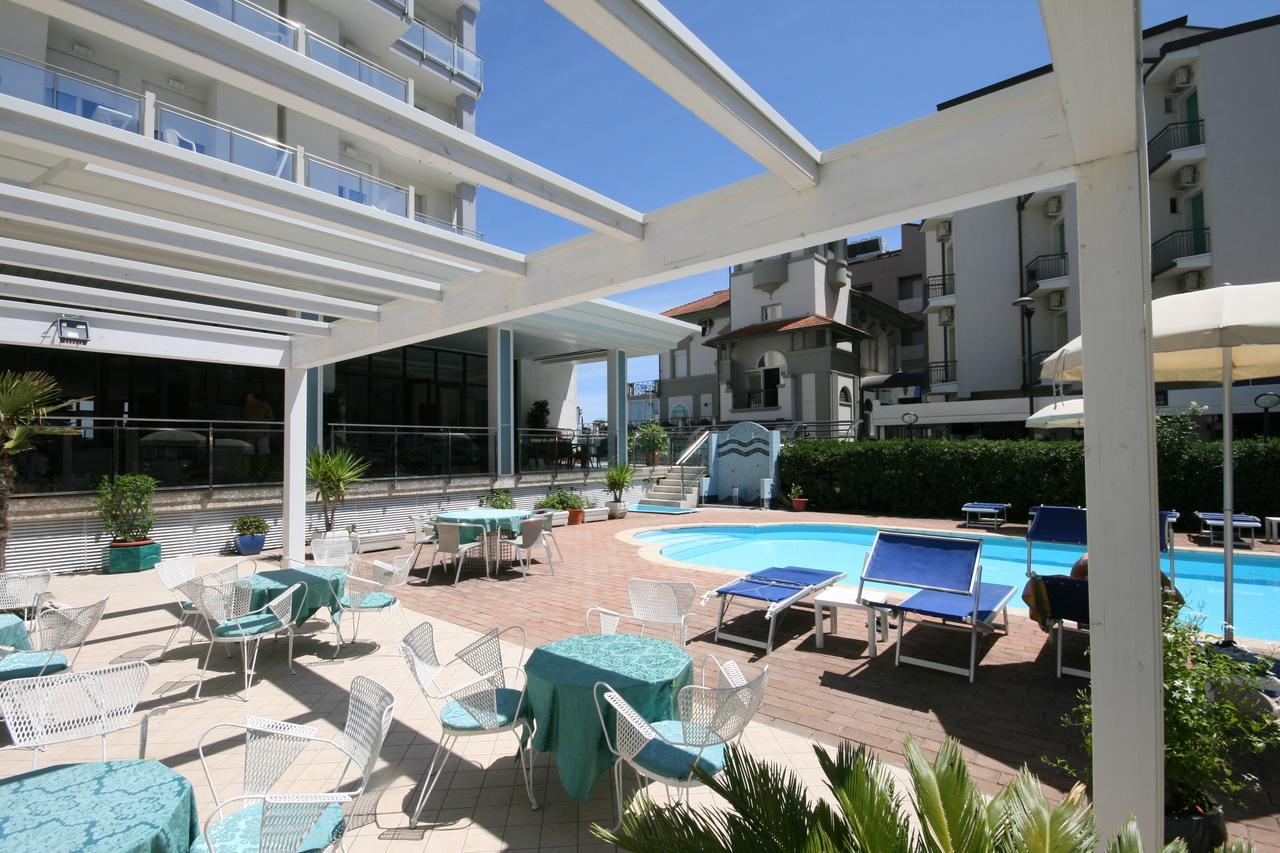 Hotel Excelsior Cattolica Esterno foto