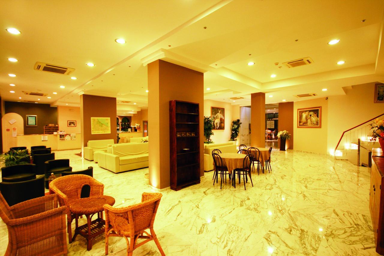 Hotel Excelsior Cattolica Esterno foto