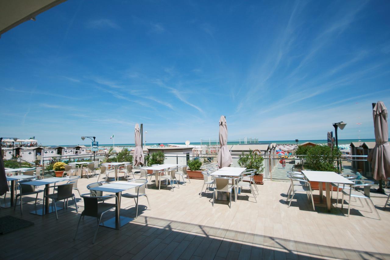Hotel Excelsior Cattolica Esterno foto