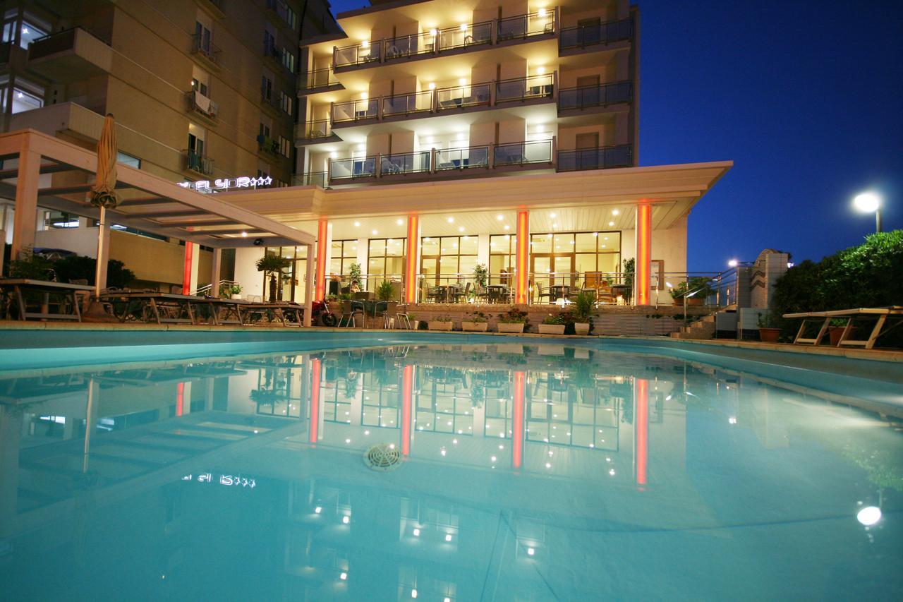 Hotel Excelsior Cattolica Esterno foto
