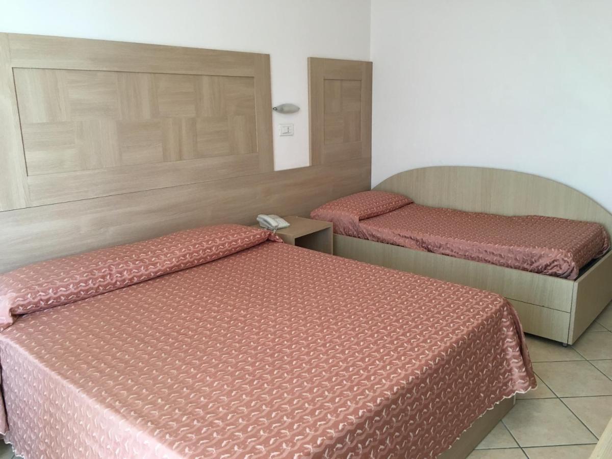 Hotel Excelsior Cattolica Esterno foto